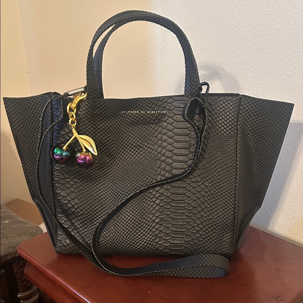 Ampersand as apostrophe python Women's tote Bag!